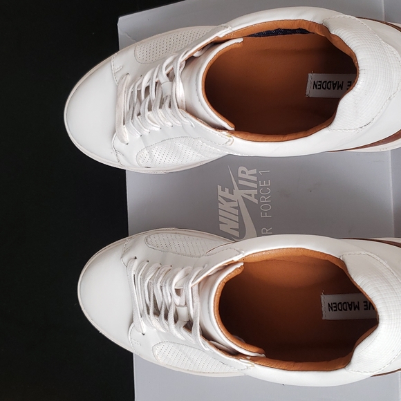 White sneakers - Picture 8 of 9